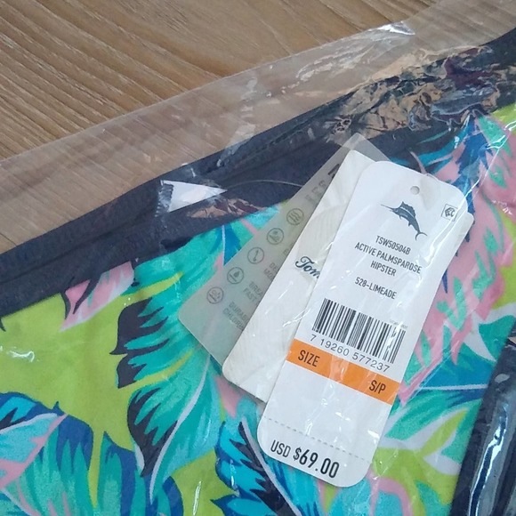 Tommy Bahama Active Palms Paradise Reversible Hipster Bikini Bottom in Limeade - Picture 4 of 5